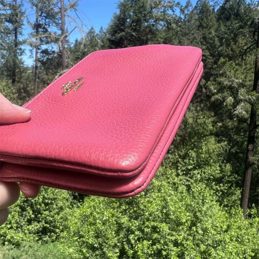 COACH Pebbled Leather Wristlet Double Zip Cardholder Wallet Pink w Gold Hardware